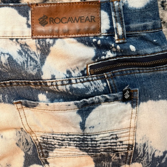 Rocawear Mens Classic Straight Leg Jeans with Artistic Bleach Pattern Tag Sz 44 - Picture 7 of 15